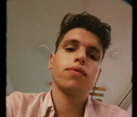 Ahmed, 21, Alexandria