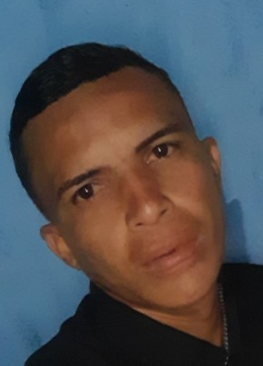 José из Bucaramanga 33 года