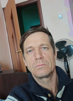 Дмитрий, 52, Қазақстан, Ақсу (Павлодар обл.)