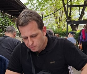 Polat, 43, Sarajevo