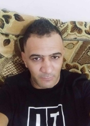 Nadir, 37, People’s Democratic Republic of Algeria, Skikda