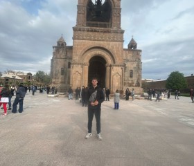 Hayk, 20, Yerevan
