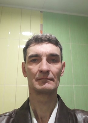 Виктор из Астрахани 46 лет