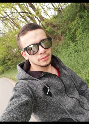 Alex, 25, Romania, Beiuș