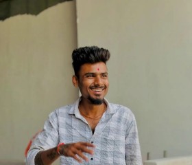 Manoj, 19, Thane