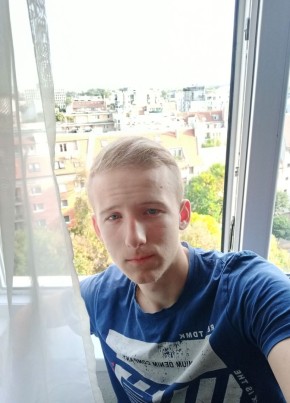 Denys, 21, A Magyar Népköztársaság, Budapest