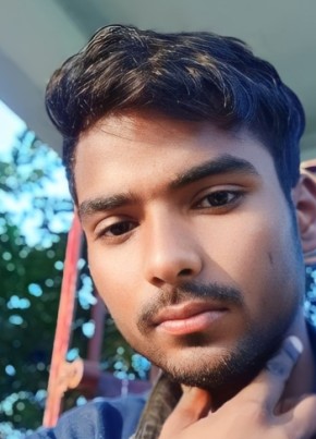 Raj Chauhan, 20, India, Mau (State of Uttar Pradesh)