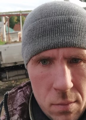 Александр, 35, Россия, Зеленогорск (Красноярский край)