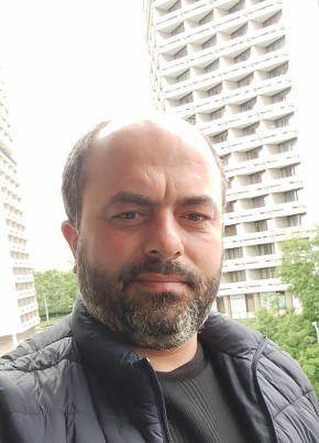 Nuri Bzikadze из Wrocław 42 года