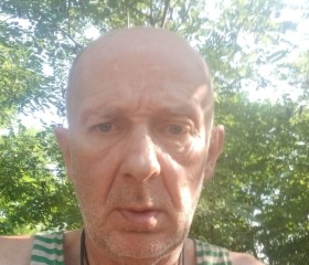 Viktor, 55, Moscow