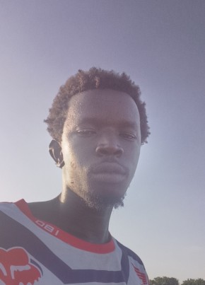 Kebbaa Ndure из Lamin 31 год