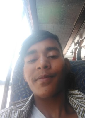 Deepak Thakur, 20, India, Solan