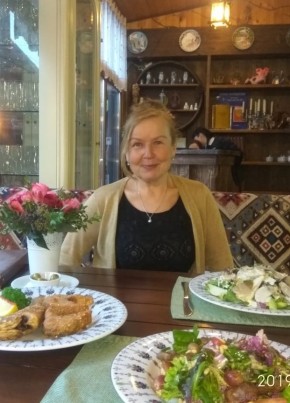 Оля, 54, Россия, Алушта