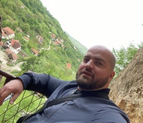Irakli, 32, Batumi