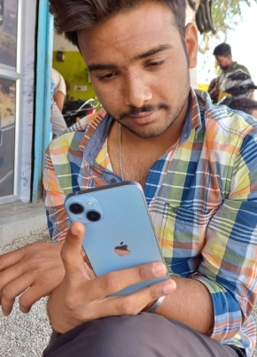Ashish Kumar mee, 19, India, Jaipur