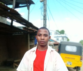 Angelot, 25, Mananara
