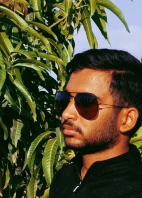 Jayveer Chavda, 19, India, Gondal