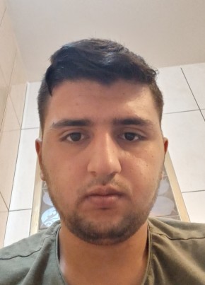 Kenan Kolu, 22, Türkiye Cumhuriyeti, Adana