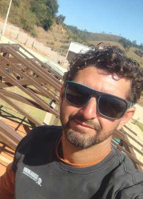 Alex из Manhuaçu 40 лет