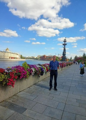 Игорь из Москвы 69 лет