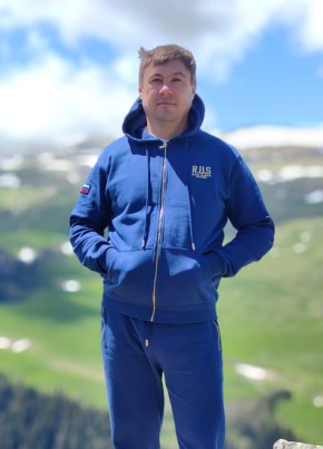 Денис из Хосты 43 года