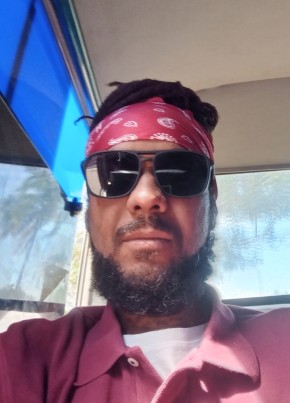 Leo из Santa Cruz de la Sierra 46 лет