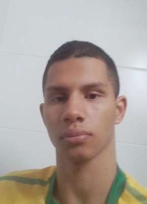 Igor из Niterói 20 лет