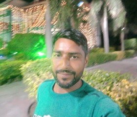 Gill, 20, Dhanaura