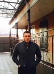 Умалат, 33 года