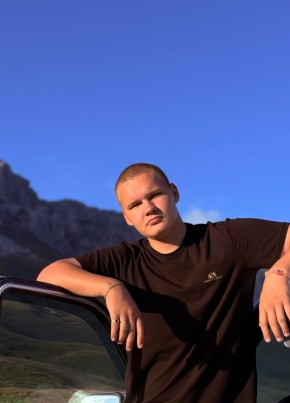 Данил из Кургана 18 лет