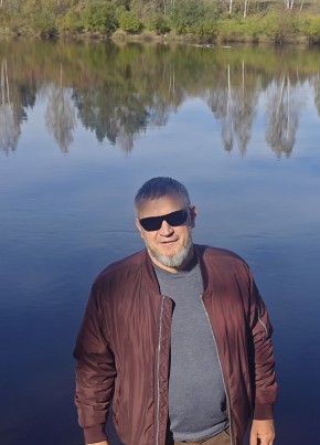 Олег из Миасса 52 года