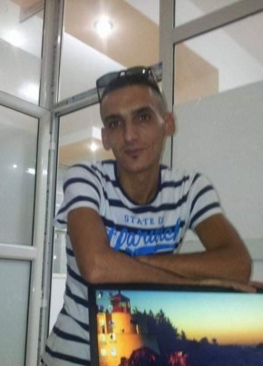Mohamed, 38, People’s Democratic Republic of Algeria, Bab Ezzouar