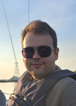 Максим из Киров (Калужской обл.) 23 года