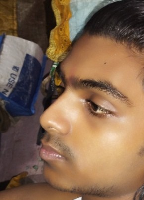 Vikas, 19, India, Mumbai