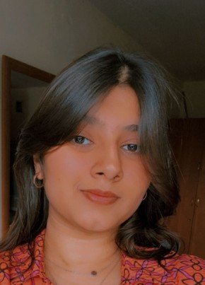 Aashi Delwadia, 20, République Française, Paris