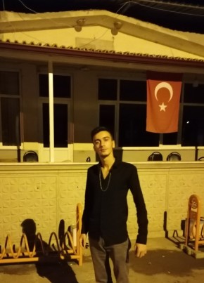 Ahmet Can , 21, Türkiye Cumhuriyeti, Adapazarı