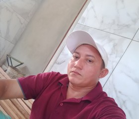 Leandro, 19, Cayenne