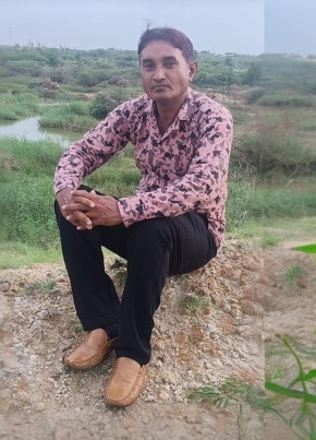 SAMJI   MAYETRA, 46, India, Gāndhīdhām