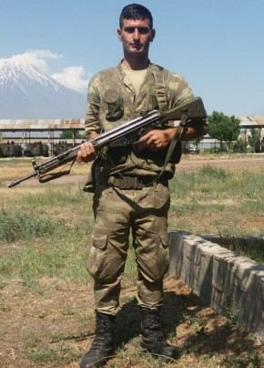 Irfan Çeçen , 26, Türkiye Cumhuriyeti, Doğubayazıt