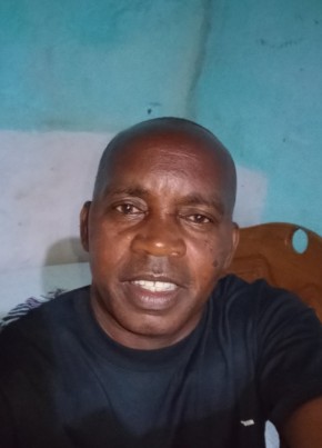 Silvestres cano из Cabinda 79 лет