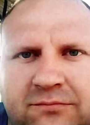 Александр из Павловскаи 46 лет
