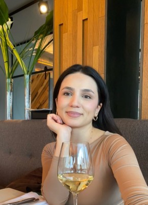 Mihaela из Sectorul 4 32 года