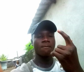 Yann Cédric , 26, Gembu