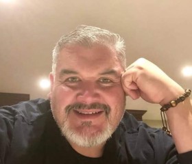 Hutchison, 52, Tbilisi