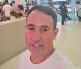 Oliveira, 45, Rio de Janeiro