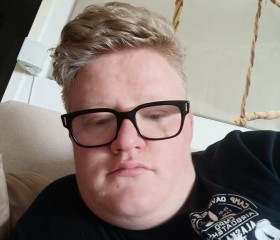 Lukas, 20, Bad Nauheim