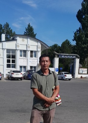 Азат из Астрахани 37 лет