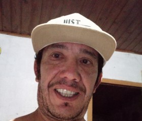 Hector, 46, Zarate