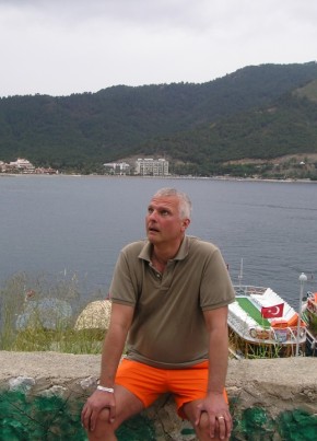 aleksandr, 61, Russia, Saint Petersburg