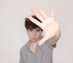 David, 18, Yekaterinburg